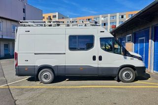 Na tyhle dodávky pozor! Policie nasadila tajná iveca, zaměří se na kamiony a busy, neuniknou ale ani osobáky - Garáž.cz